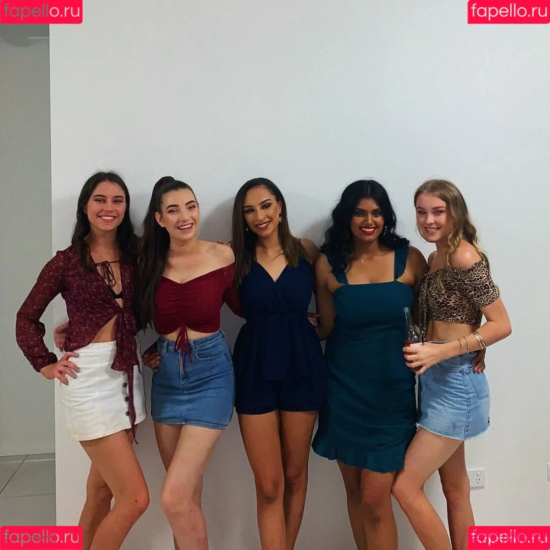 Molly Shield Onlyfans Photo Gallery 