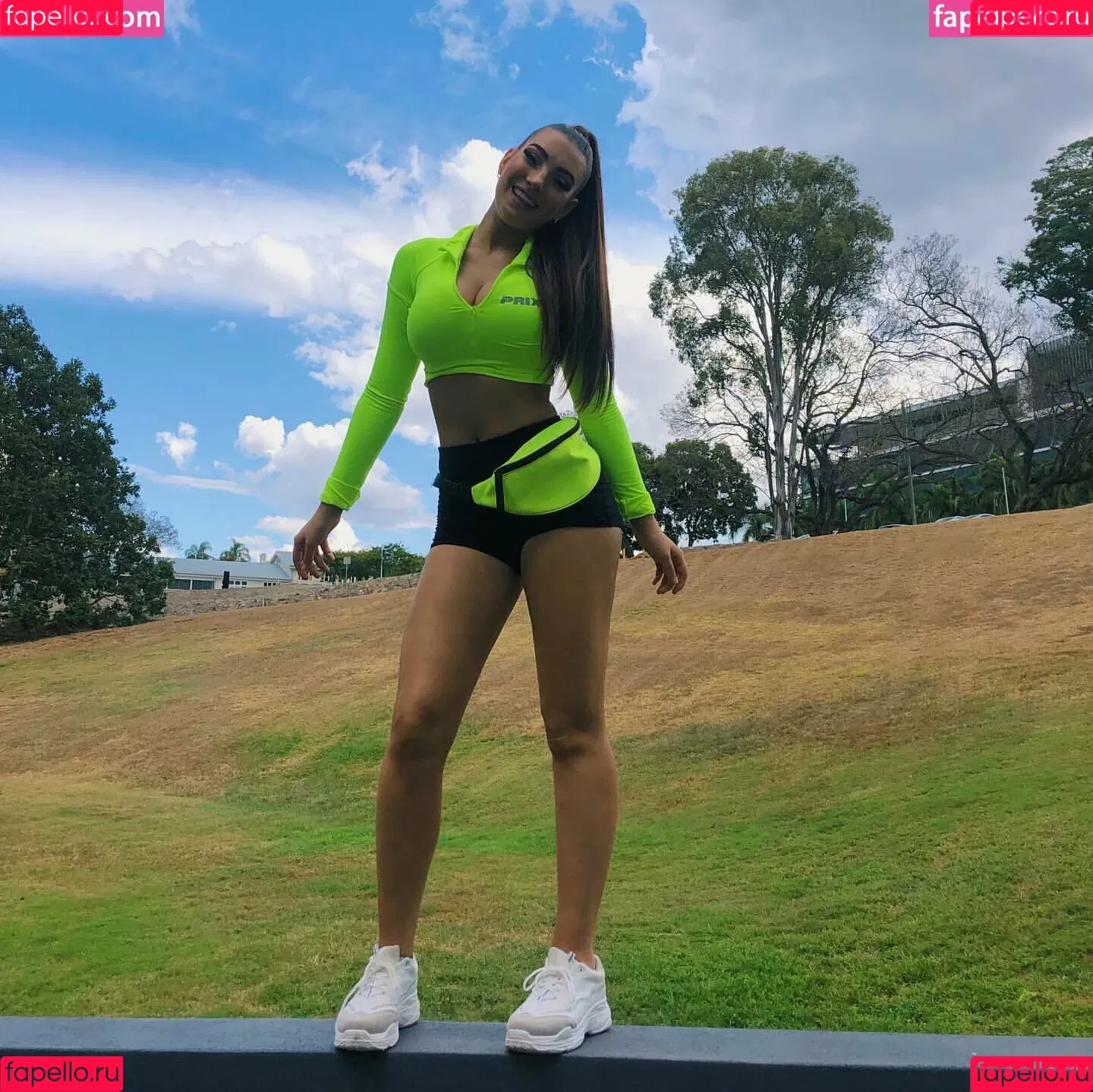 Molly Shield Onlyfans Photo Gallery 