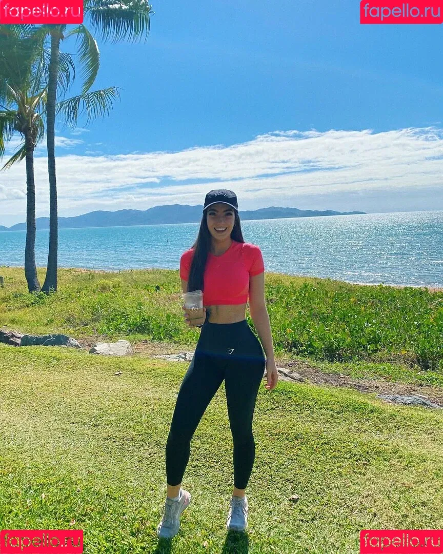 Molly Shield Onlyfans Photo Gallery 