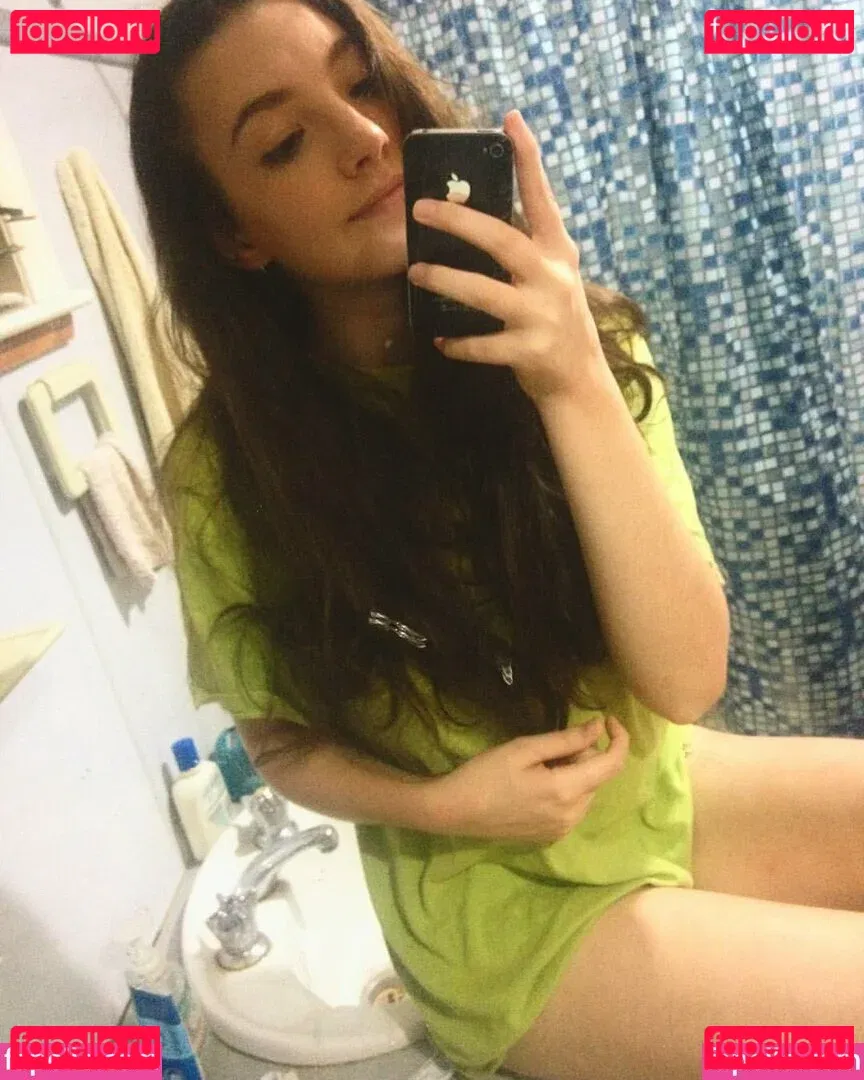 Molly Shield Onlyfans Photo Gallery 