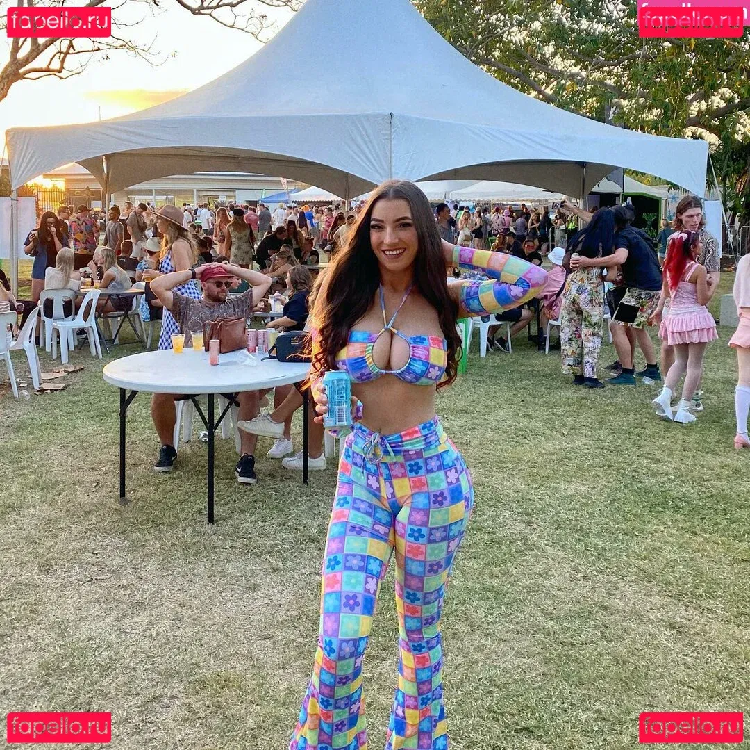 Molly Shield Onlyfans Photo Gallery 