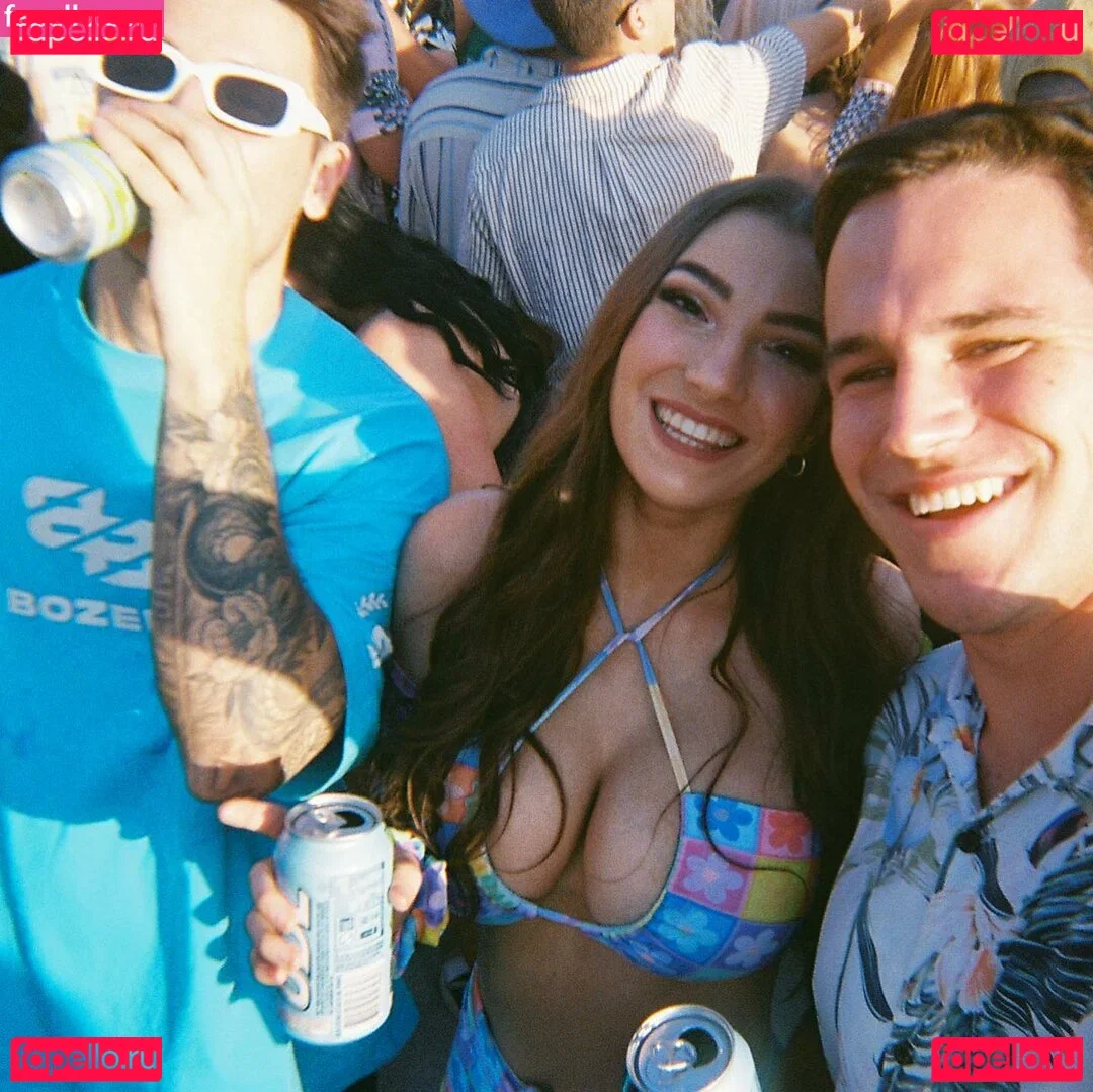 Molly Shield Onlyfans Photo Gallery 