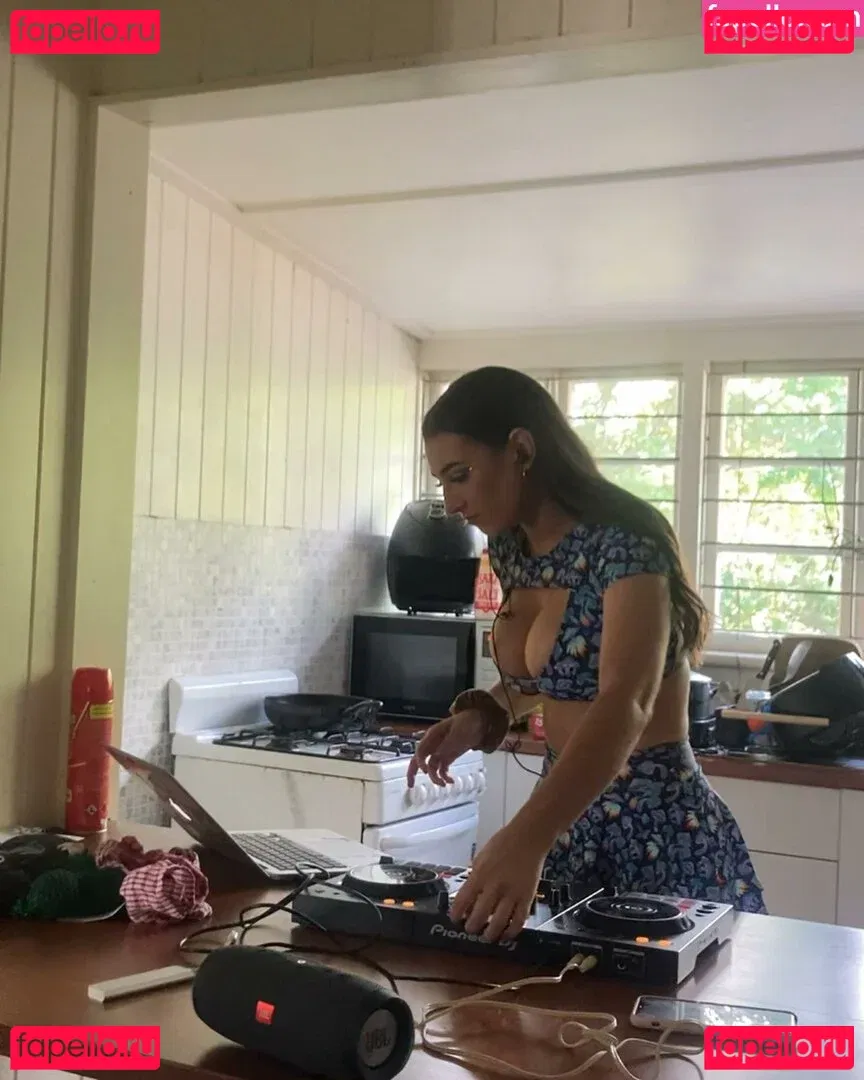 Molly Shield Onlyfans Photo Gallery 