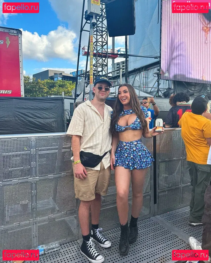 Molly Shield Onlyfans Photo Gallery 