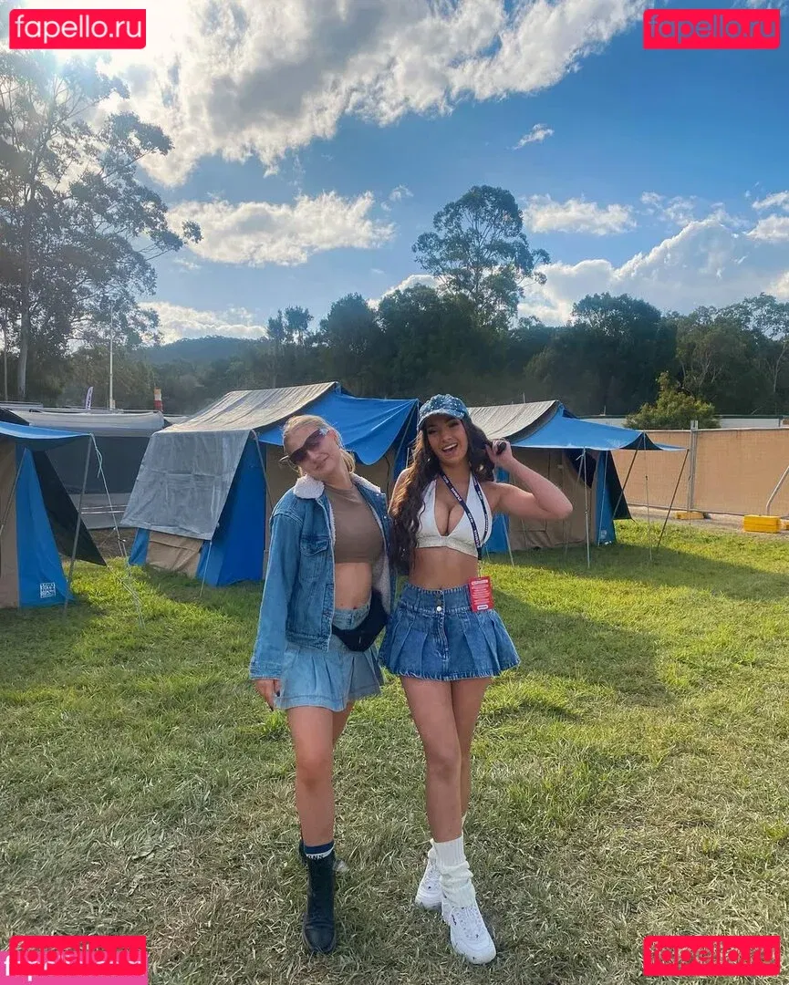 Molly Shield Onlyfans Photo Gallery 