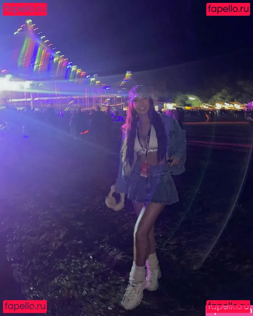 Molly Shield Onlyfans Photo Gallery 