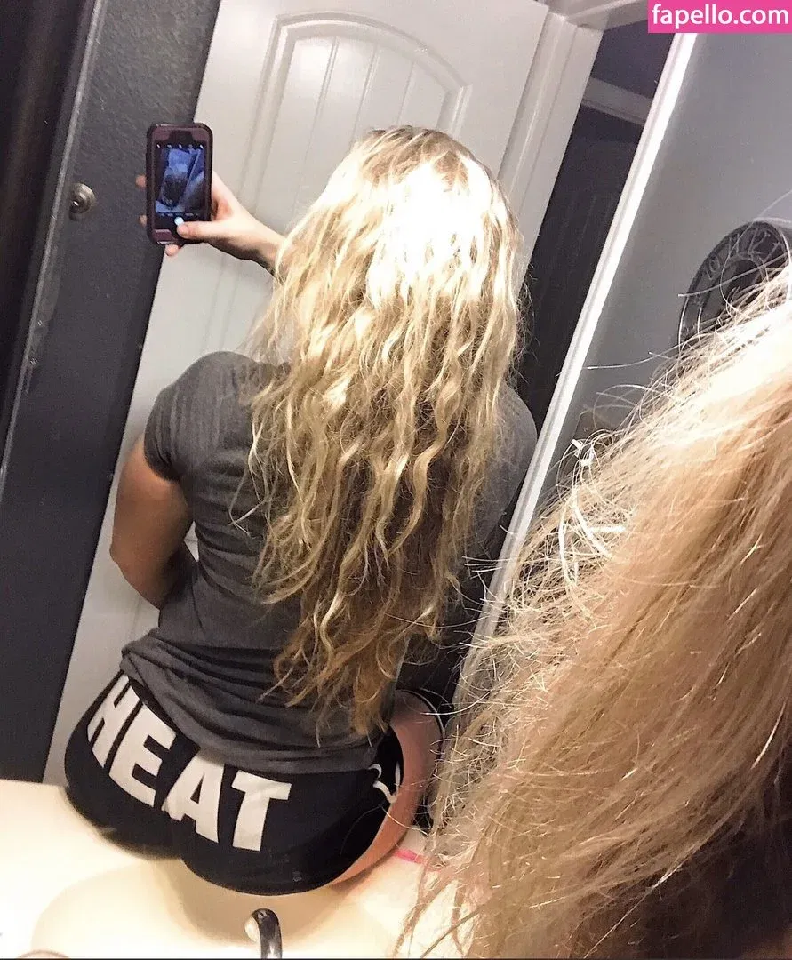 Ashleelyn__ Onlyfans Photo Gallery 