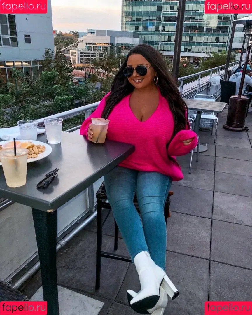 Jenn M Onlyfans Photo Gallery 