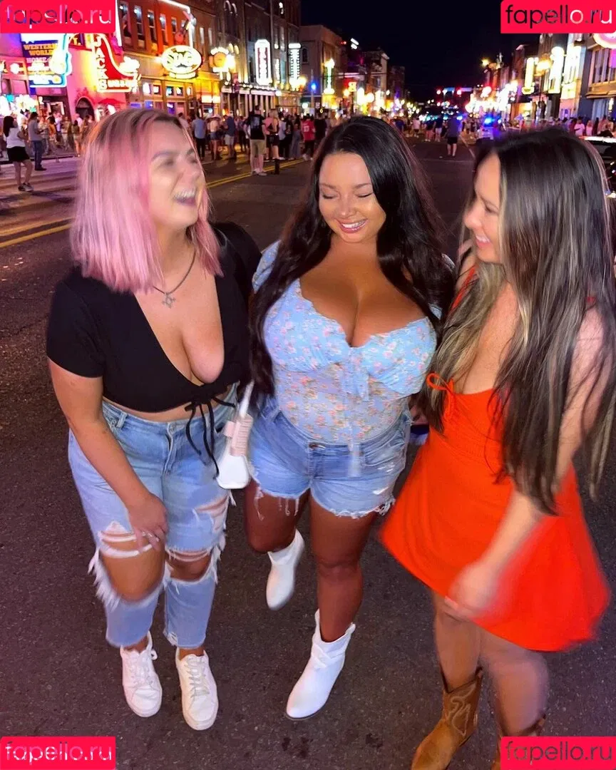 Jenn M Onlyfans Photo Gallery 