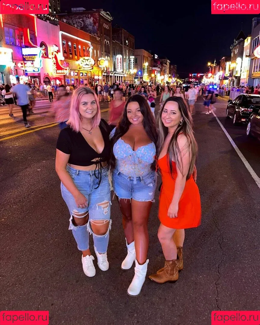 Jenn M Onlyfans Photo Gallery 