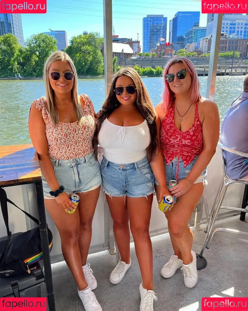 Jenn M Onlyfans Photo Gallery 