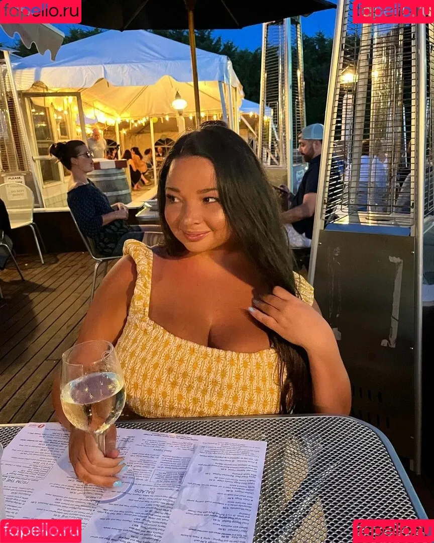 Jenn M Onlyfans Photo Gallery 