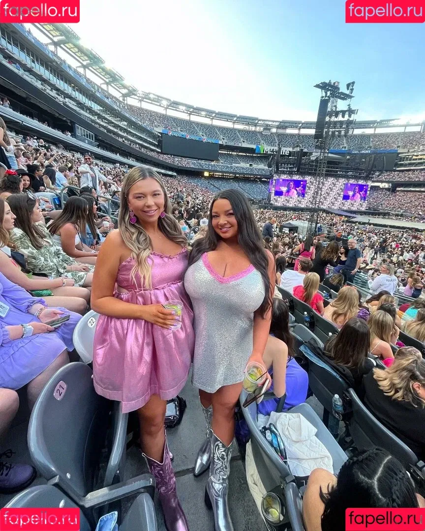 Jenn M Onlyfans Photo Gallery 