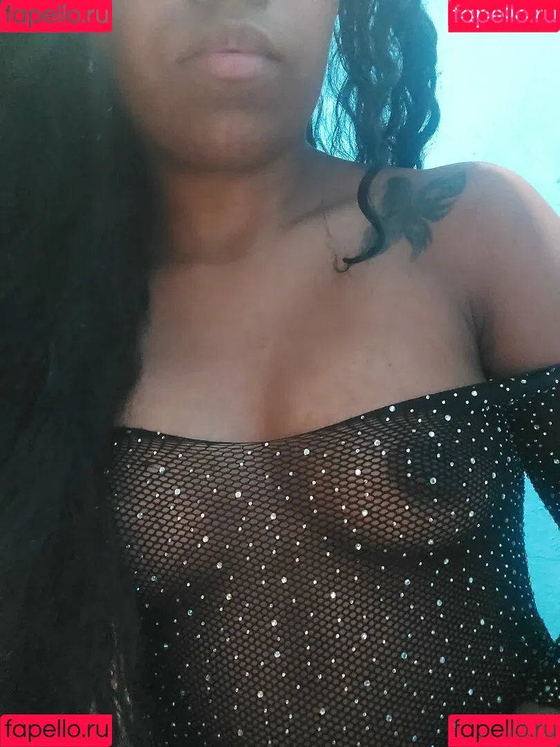 penelopemariaflores Onlyfans Photo Gallery 