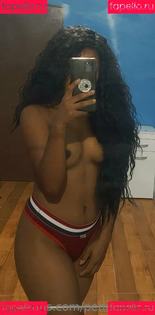 penelopemariaflores Onlyfans Photo Gallery 