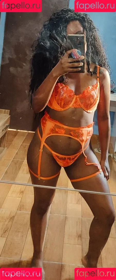 penelopemariaflores Onlyfans Photo Gallery 