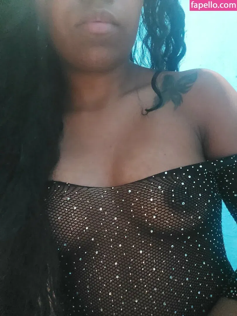 penelopemariaflores Onlyfans Photo Gallery 