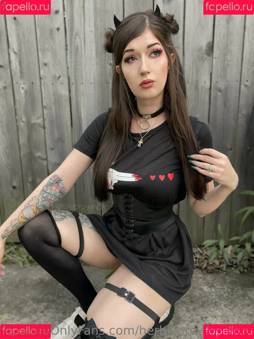 herbivorewh0revip Onlyfans Photo Gallery 