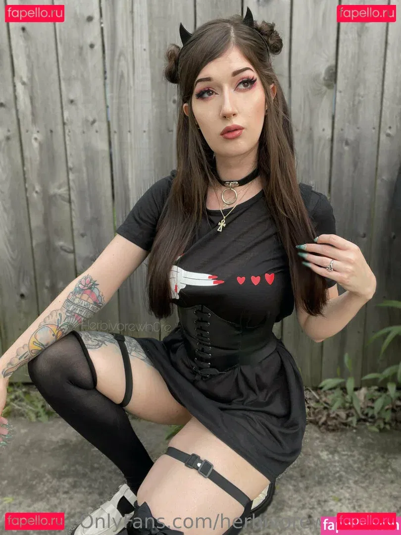 herbivorewh0revip Onlyfans Photo Gallery 