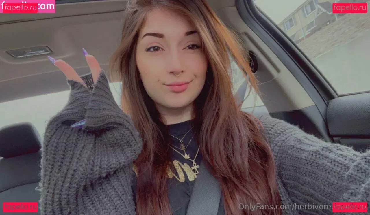 herbivorewh0revip Onlyfans Photo Gallery 