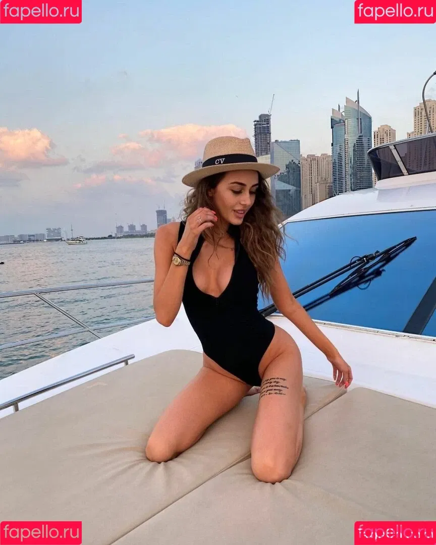 Chloe Veitch Onlyfans Photo Gallery 