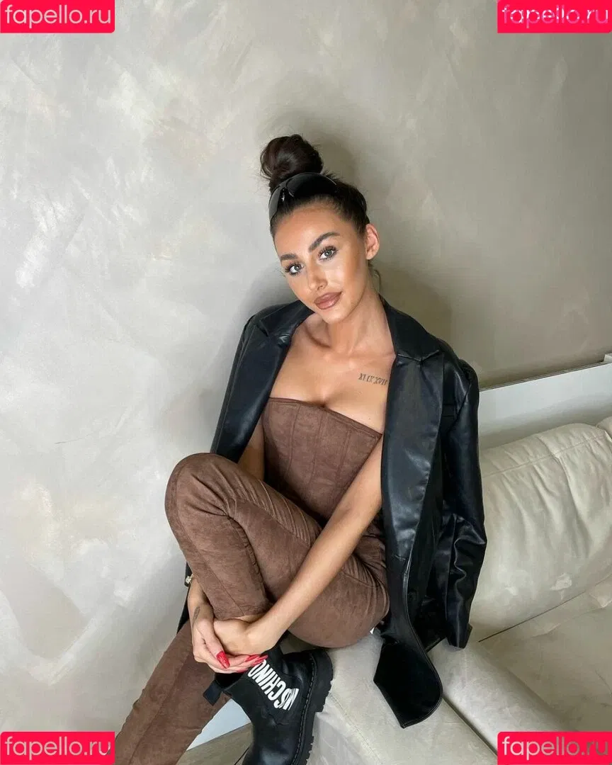Chloe Veitch Onlyfans Photo Gallery 