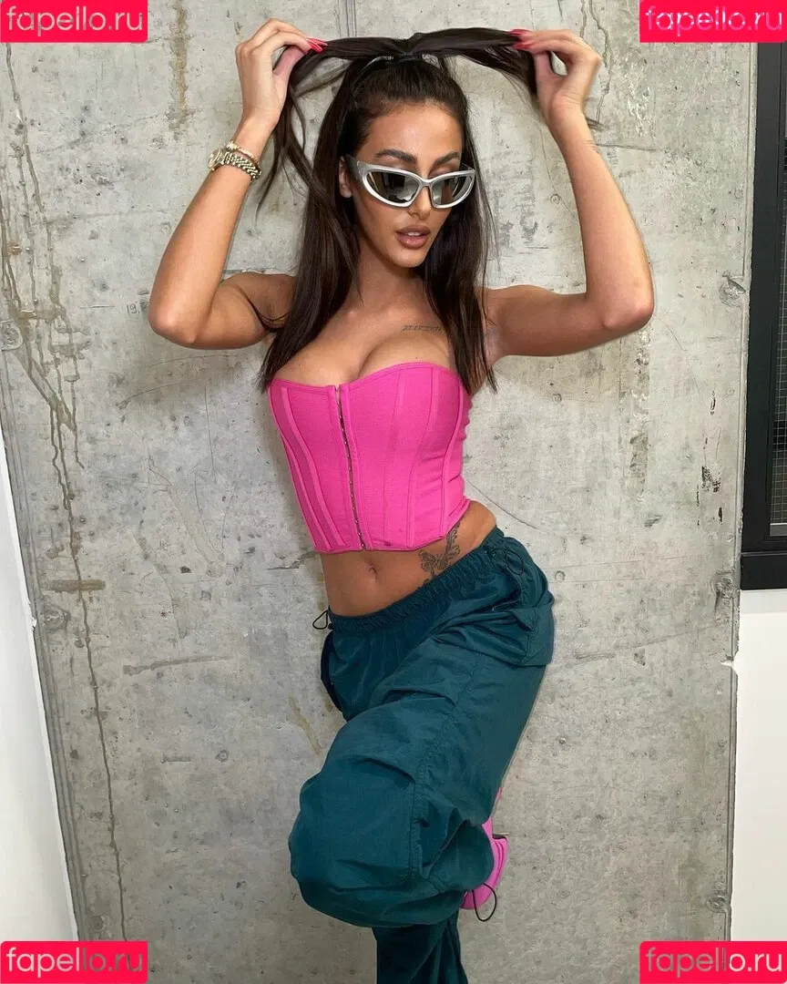 Chloe Veitch Onlyfans Photo Gallery 