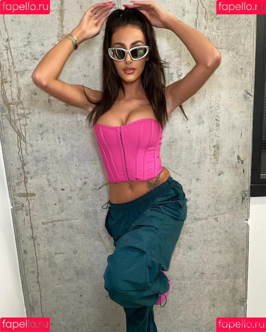 Chloe Veitch Onlyfans Photo Gallery 