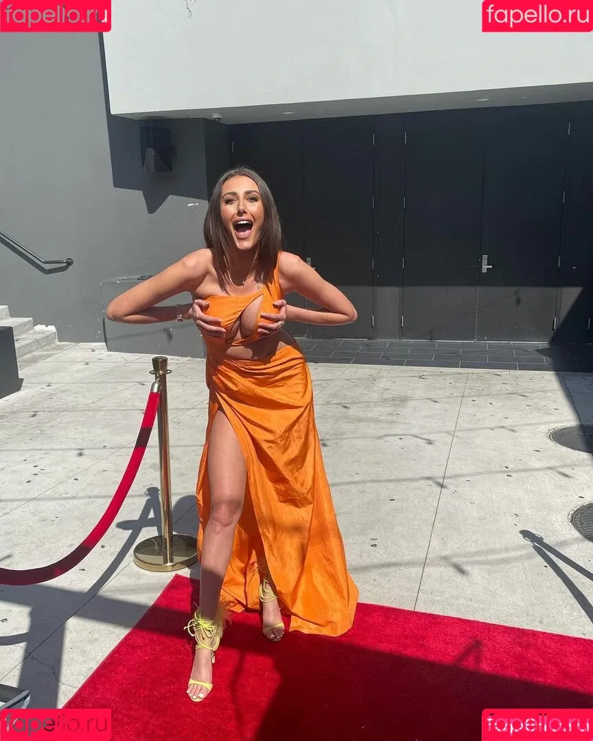 Chloe Veitch Onlyfans Photo Gallery 