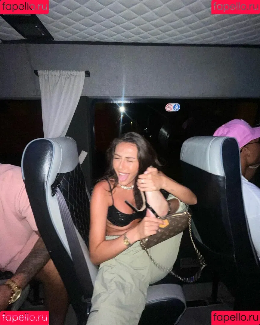 Chloe Veitch Onlyfans Photo Gallery 