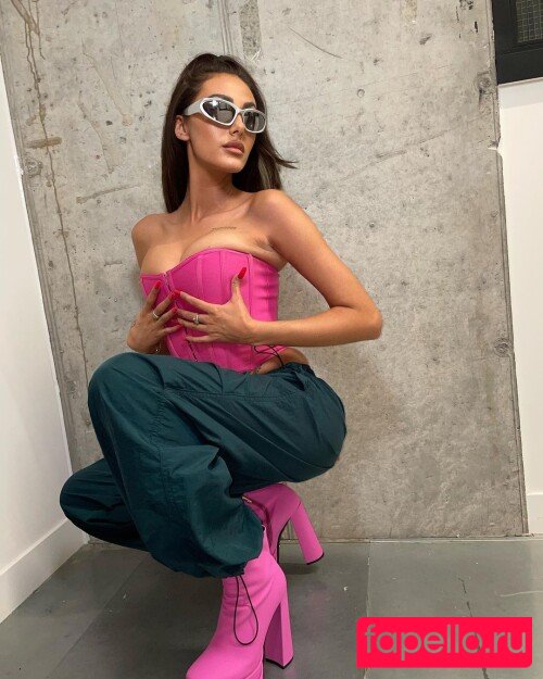 Chloe Veitch Onlyfans Photo Gallery 