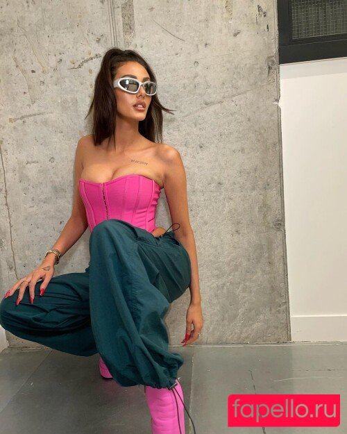 Chloe Veitch Onlyfans Photo Gallery 