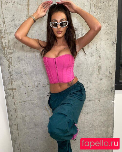 Chloe Veitch Onlyfans Photo Gallery 