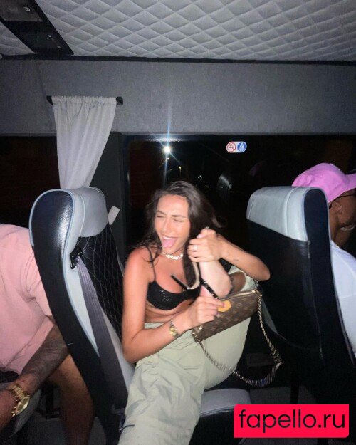 Chloe Veitch Onlyfans Photo Gallery 