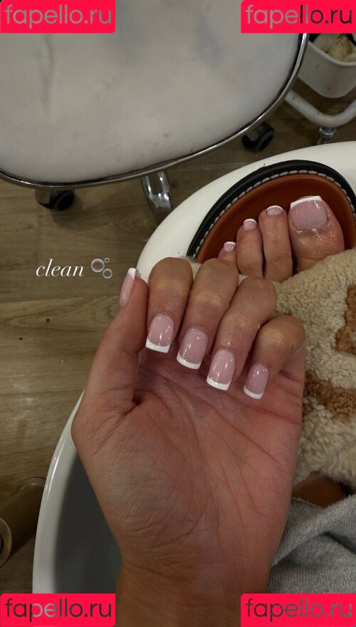 Chloe Veitch Onlyfans Photo Gallery 