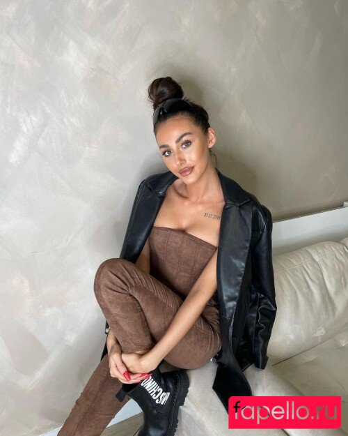 Chloe Veitch Onlyfans Photo Gallery 