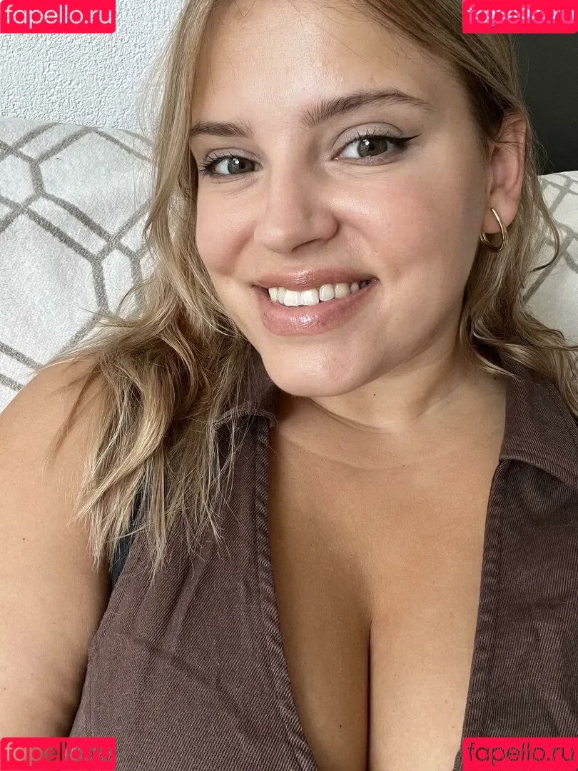 Trisone Onlyfans Photo Gallery 