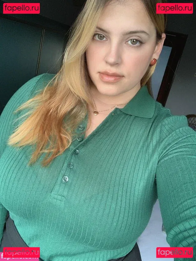 Trisone Onlyfans Photo Gallery 