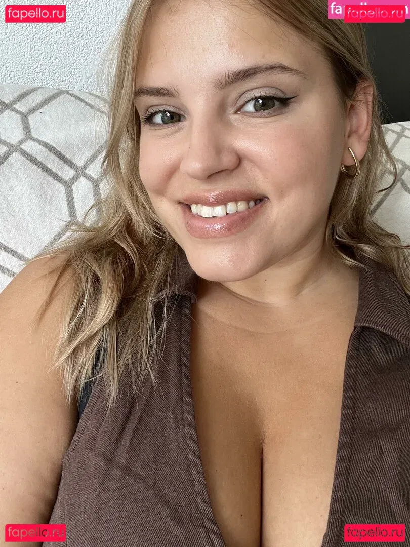 Trisone Onlyfans Photo Gallery 