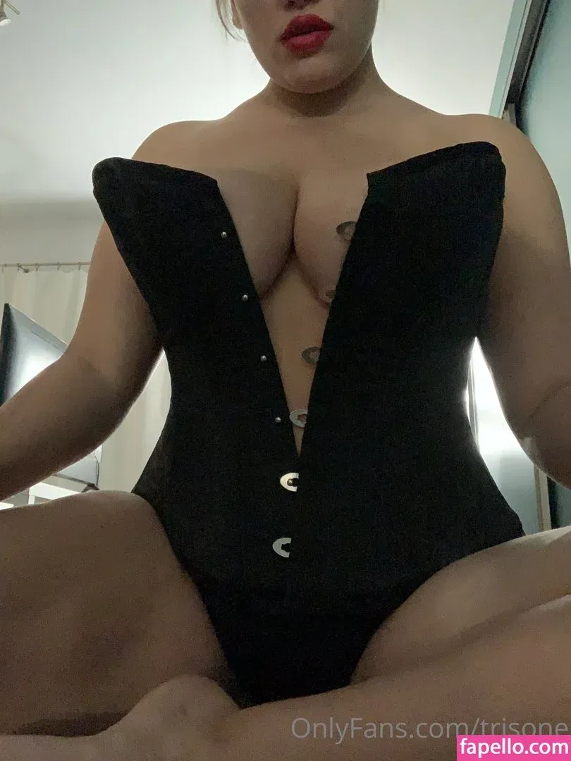Trisone Onlyfans Photo Gallery 