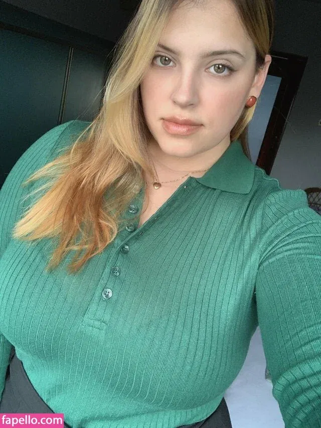 Trisone Onlyfans Photo Gallery 