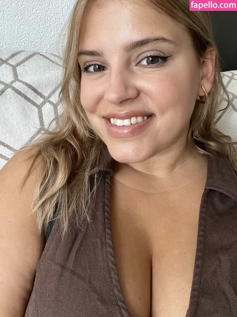 Trisone Onlyfans Photo Gallery 