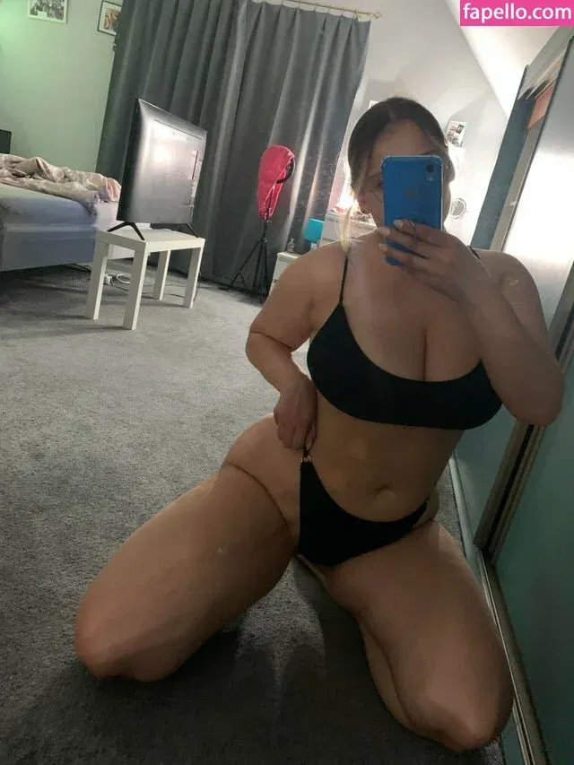 Trisone Onlyfans Photo Gallery 