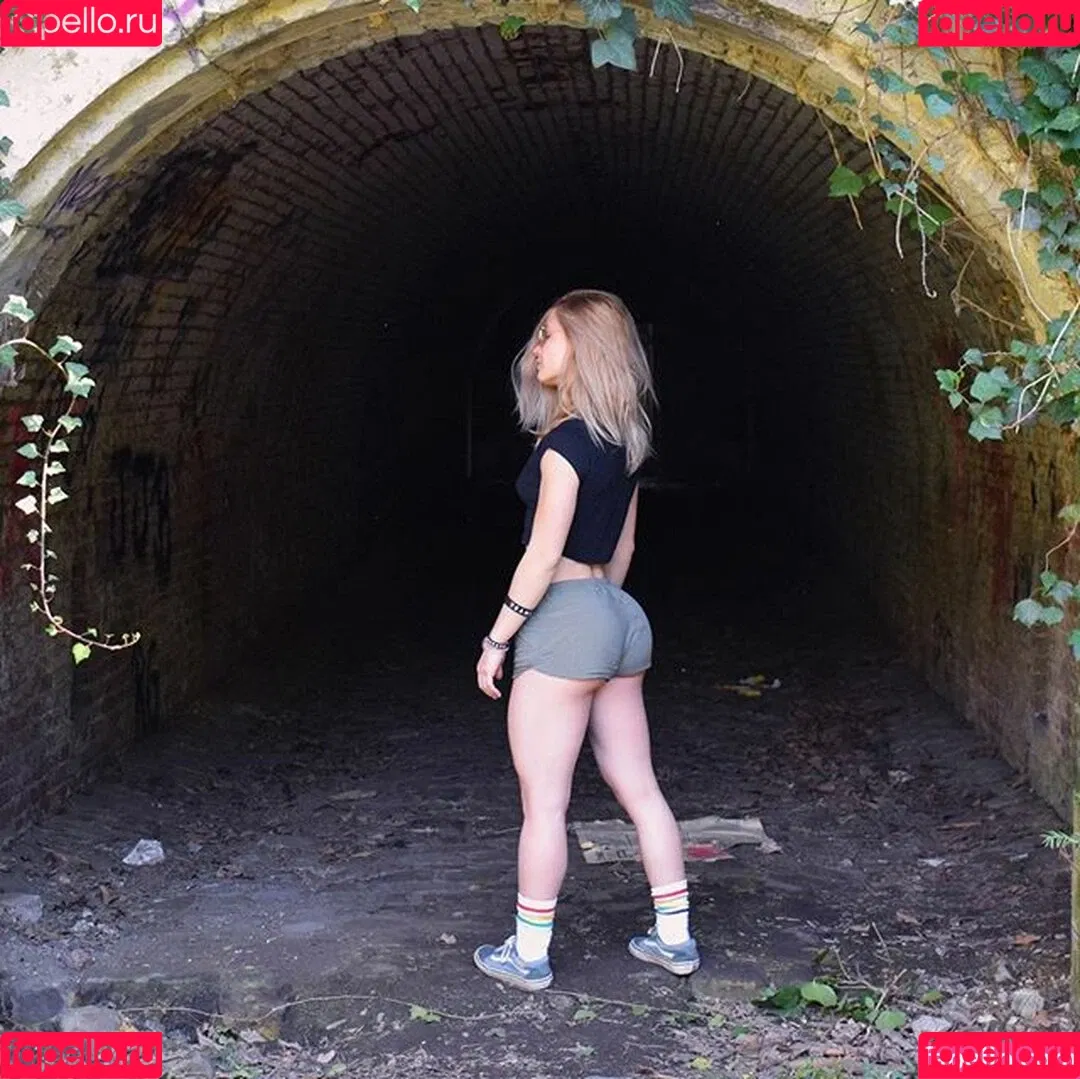 Aline Dessine Onlyfans Photo Gallery 