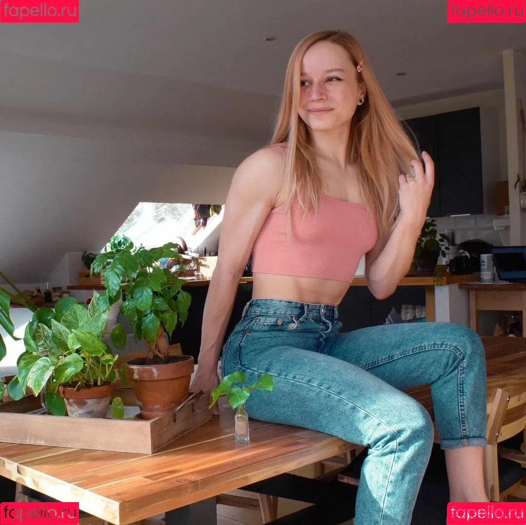 Aline Dessine Onlyfans Photo Gallery 