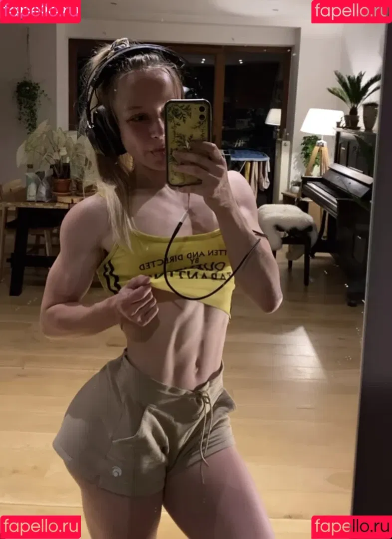 Aline Dessine Onlyfans Photo Gallery 