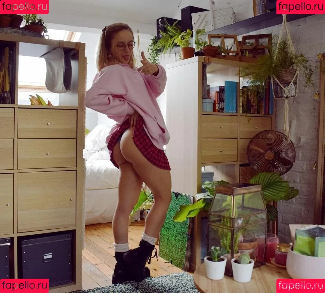 Aline Dessine Onlyfans Photo Gallery 
