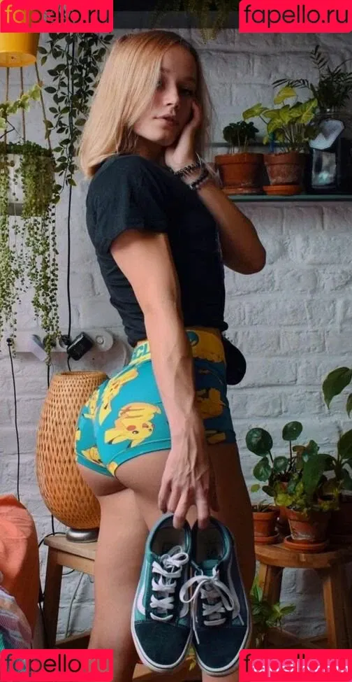 Aline Dessine Onlyfans Photo Gallery 