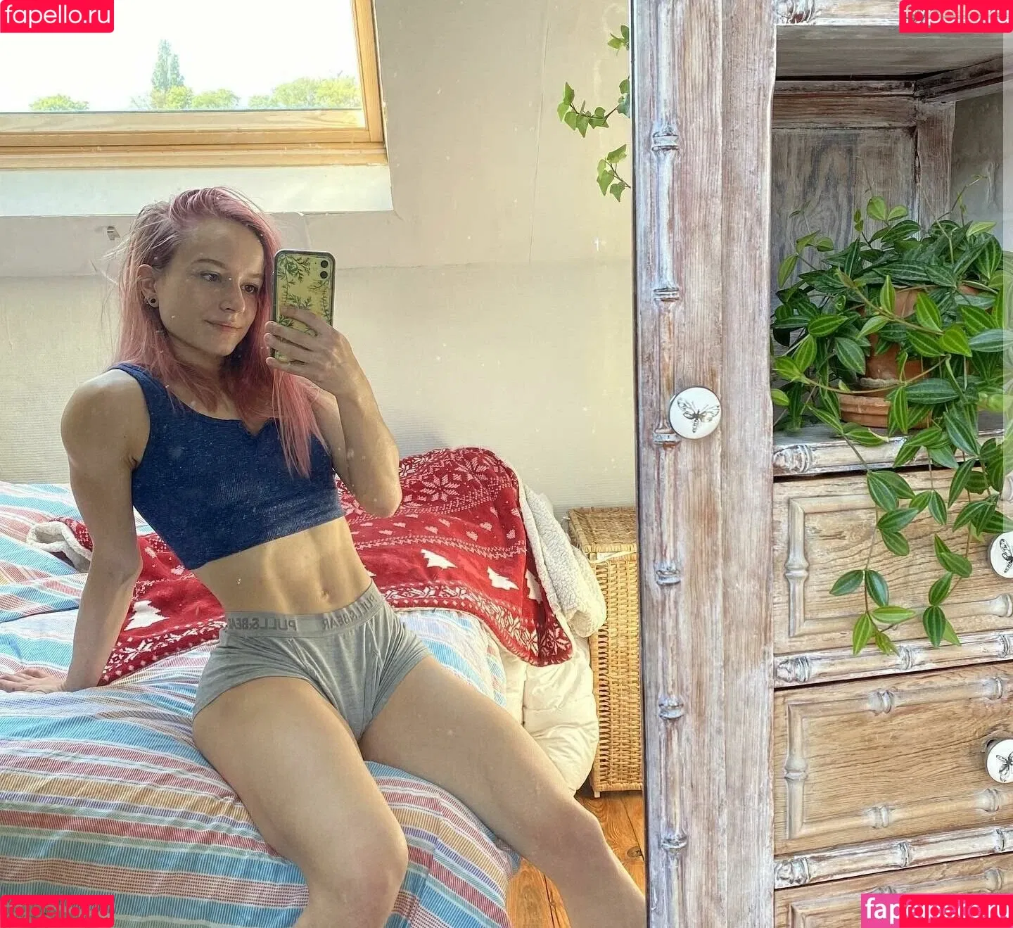 Aline Dessine Onlyfans Photo Gallery 