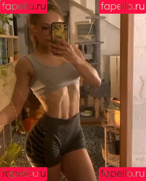 Aline Dessine Onlyfans Photo Gallery 